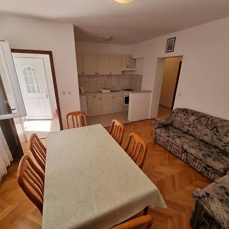 Apartment Apartman Ivan Makarska